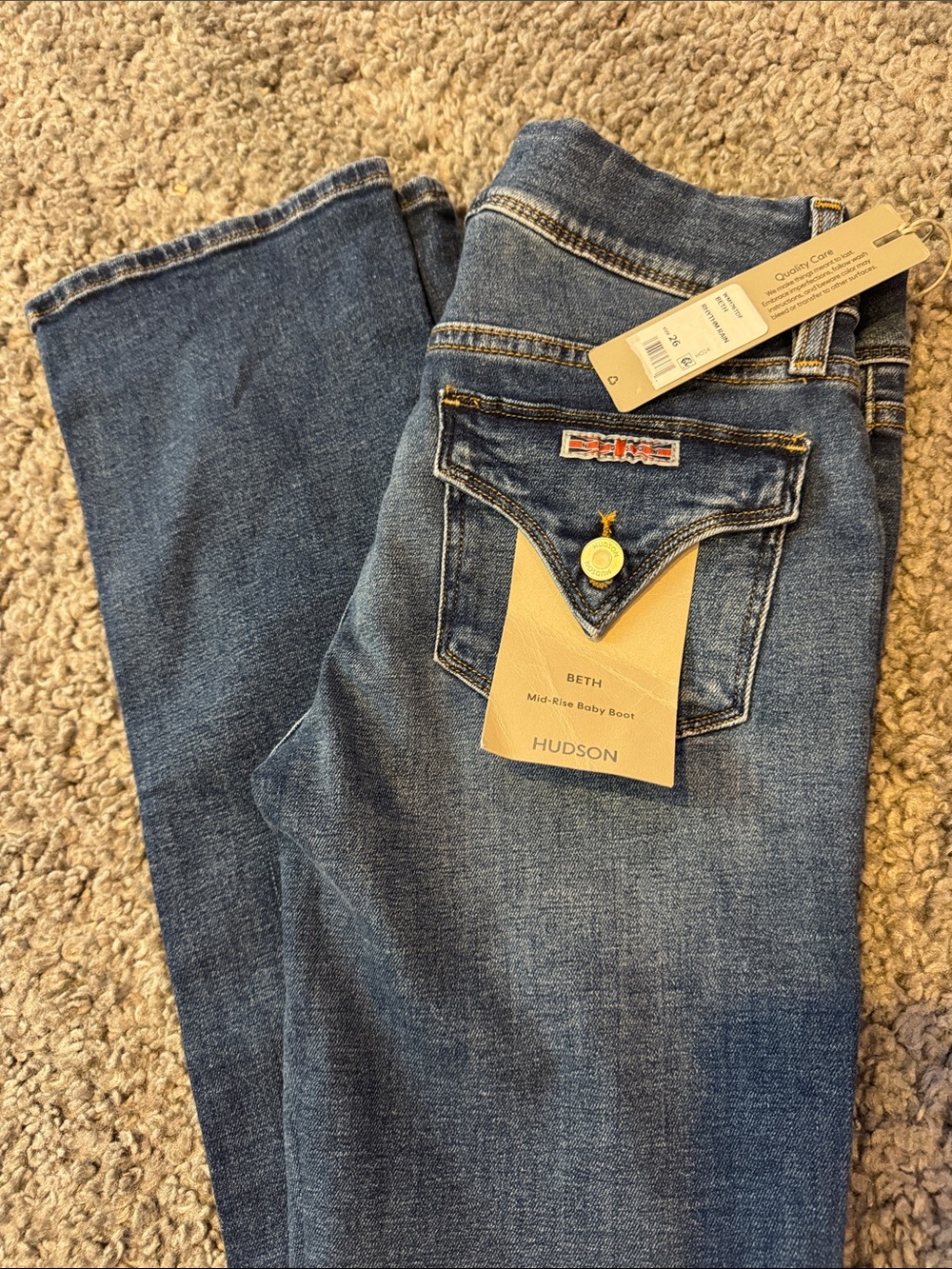 NWT Hudson Beth Mid-Rise Baby Bootcut Jeans - Rythem Rain Wash size 26